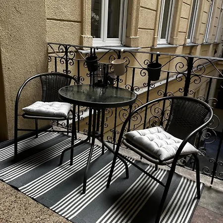 White Luxury בודפשט