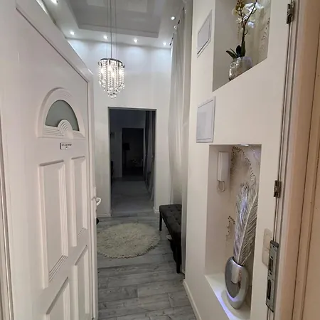 White Luxury Apartment